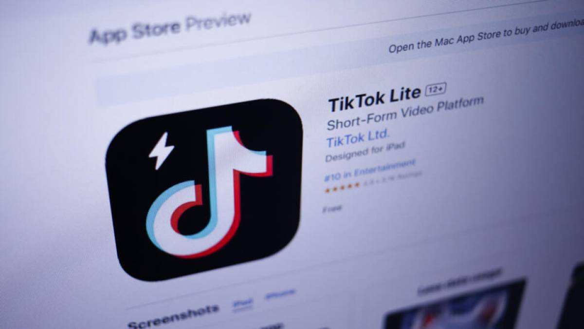 Єврокомісія зобов’язала вилучити TikTok Lite з ринку ЄС: формує залежність
