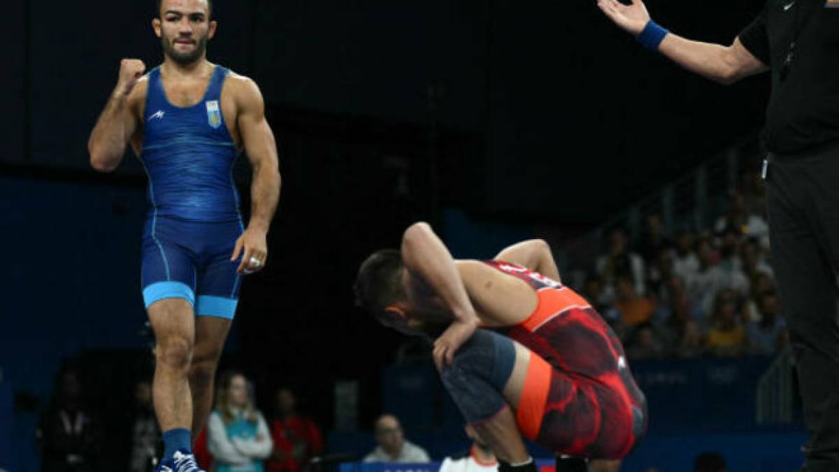 Буде медаль “Олімпіади”: Парвіз Насібов вийшов у фінал турніру з греко-римської боротьби