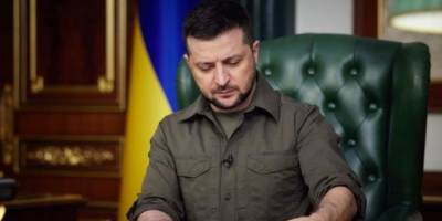 Зеленський підписав Закон про поновлення військових у званні