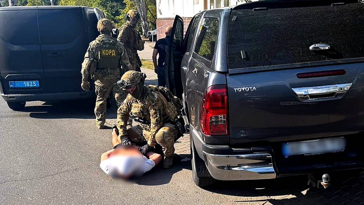 Запорізькі поліцейські затримали «благодійників» (фото)