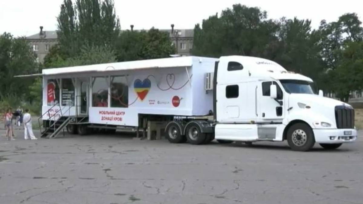 На запорізьких дорогах працював унікальний автопоїзд