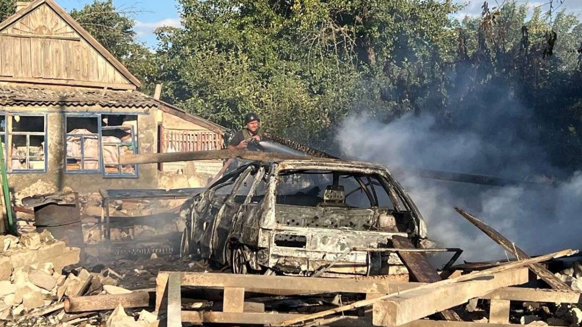 ДСНС Запорізької області: ліквідація наслідків ворожих обстрілів 13 серпня