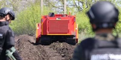 Японія замовила в українських компаній техніку для розмінування, яку передасть ДСНС