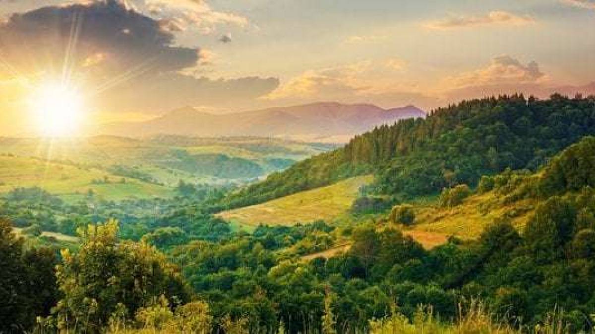 Скільки ще буде сильна спека в Україні, знає синоптик