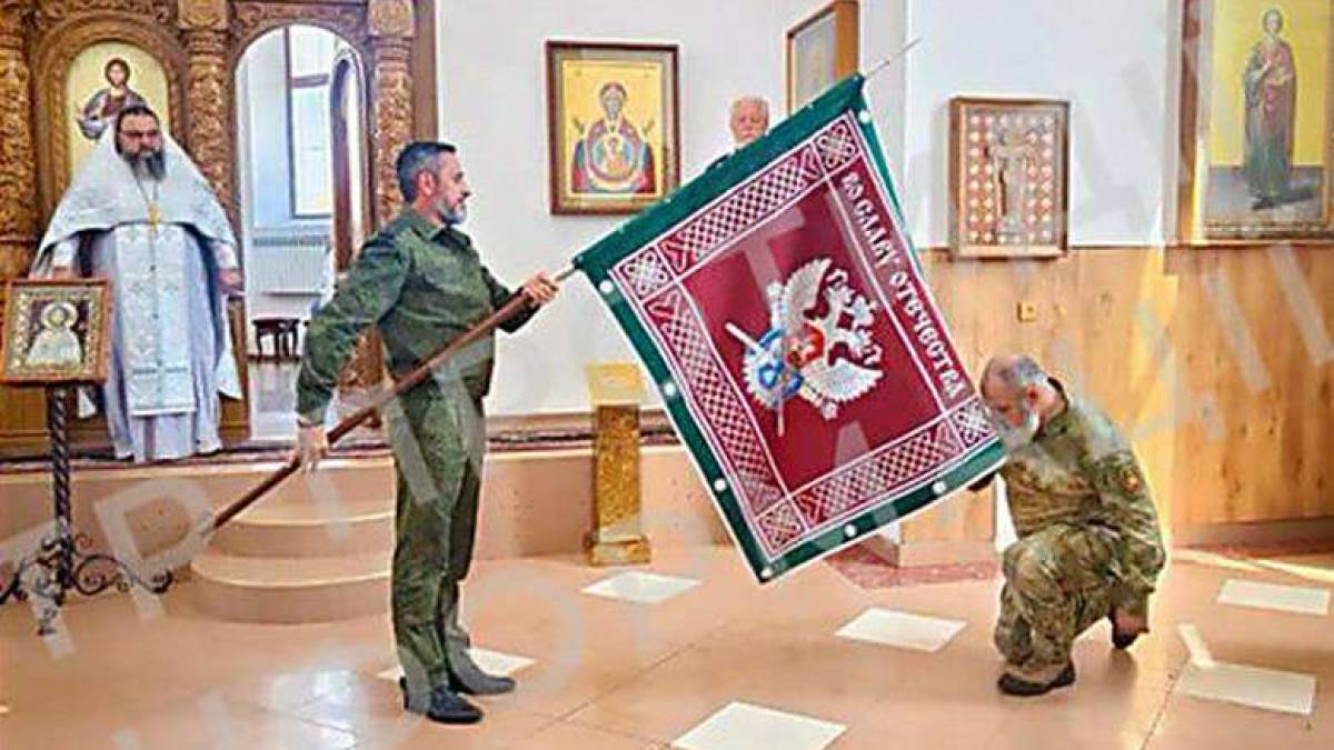 У Бердянську окупанти створили фейкове козацьке військо