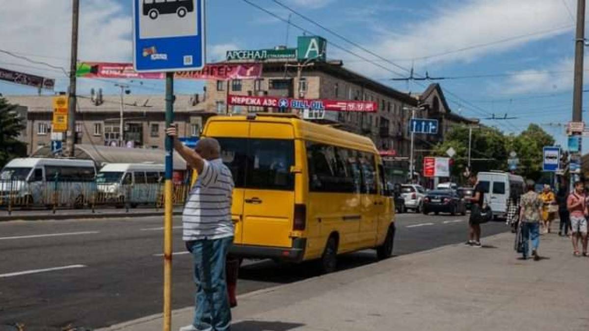 У Запоріжжі перейменували 20 зупинок міського транспорту
