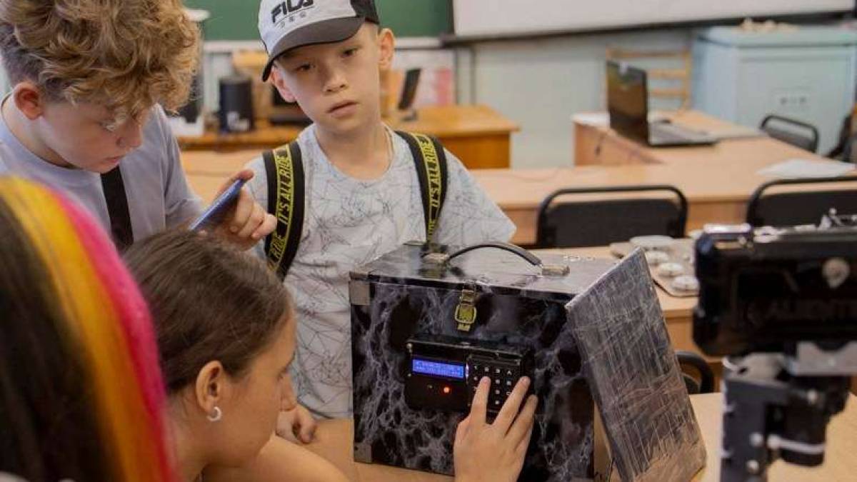 У «Запорізькій політехніці» юні програмісти розшифровували код сейфа