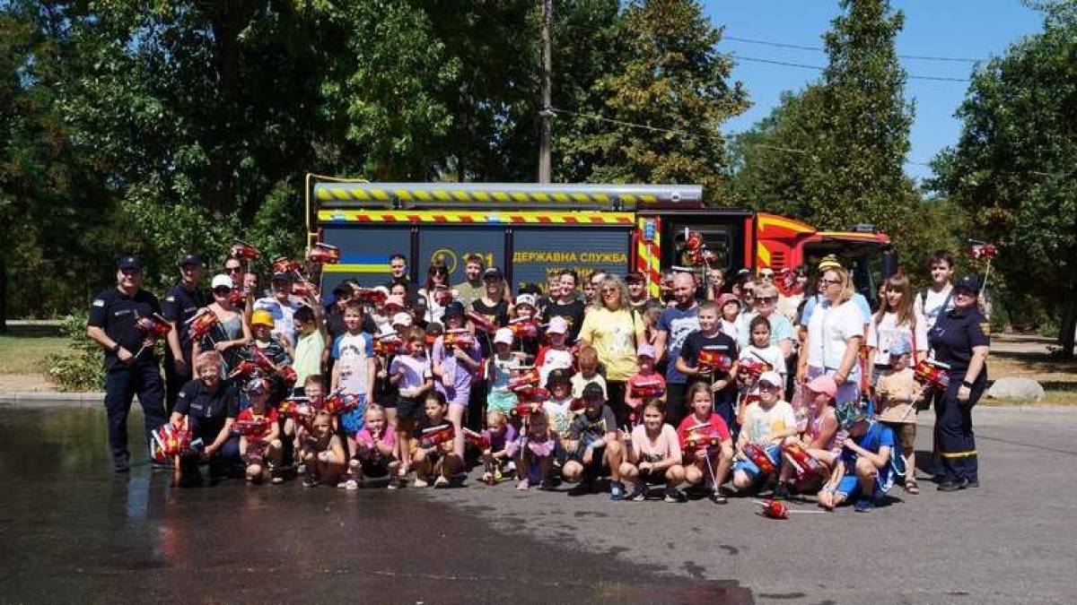 Діти запорізьких рятувальників на Хортиці розважилися по-козацьки