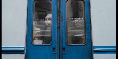 Книжку про росіян, що покидають росію, проілюстрували фото українських біженців від війни: хто відповість?