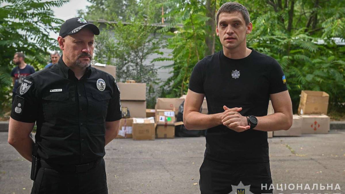 Запорізькі поліцейські стрілецького батальйону отримали однострій та спорядження від голови ОВА