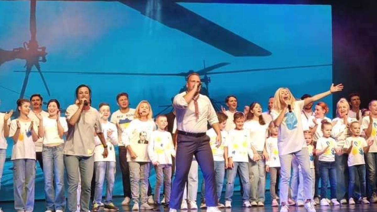 На честь Дня Державного прапора та Дня Незалежності у Театрі молоді відбувся концерт