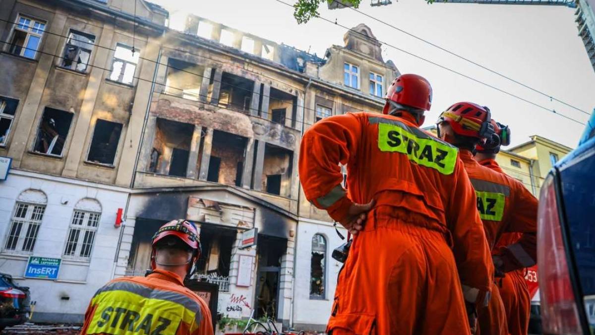 У неділю ввечері по всій Польщі лунали пожежні сирени у пам’ять про загиблих рятувальників