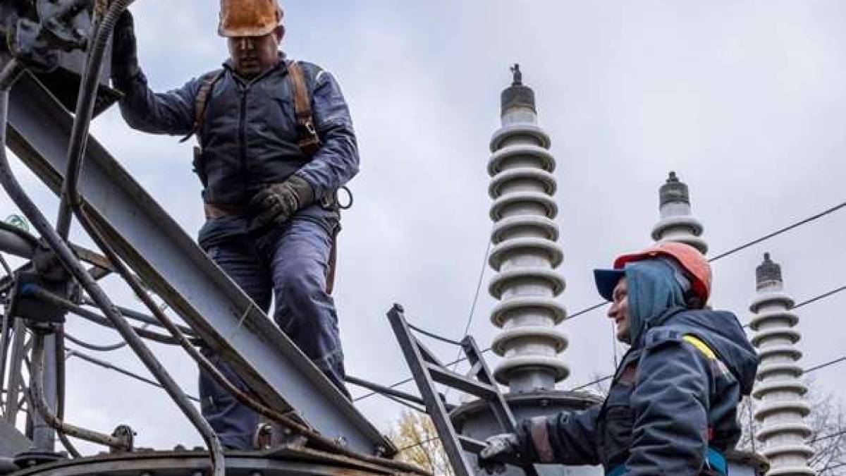 «Укренерго»:  енергетики усувають наслідки учорашньої масованої ворожої атаки