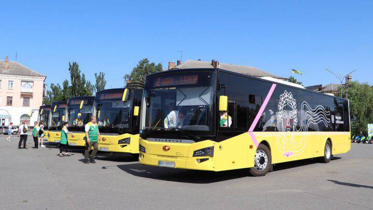 Підраховано обсяг імпорту автобусів: статистика від Держстату