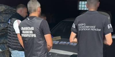На кордоні завадили ввезенню в Україну фальшивих доларів