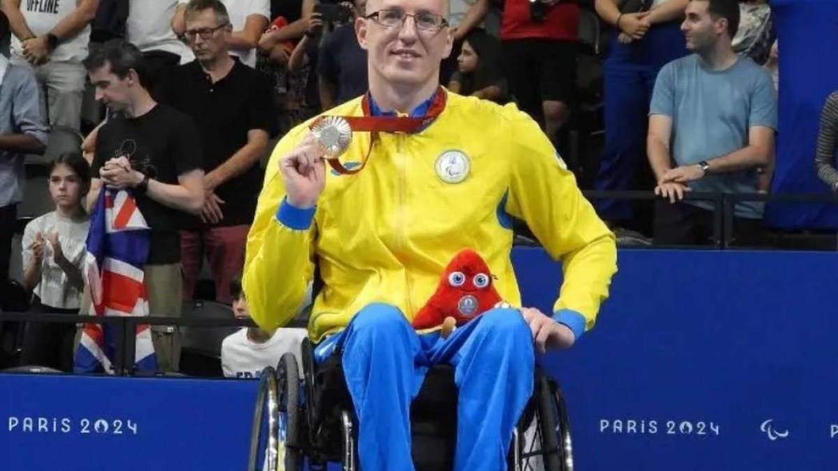 Плавець Олександр Комаров з паралімпійським рекордом здобув перше “золото” України на Іграх-2024