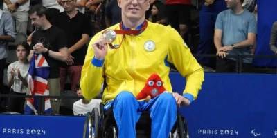 Плавець Олександр Комаров з паралімпійським рекордом здобув перше “золото” України на Іграх-2024