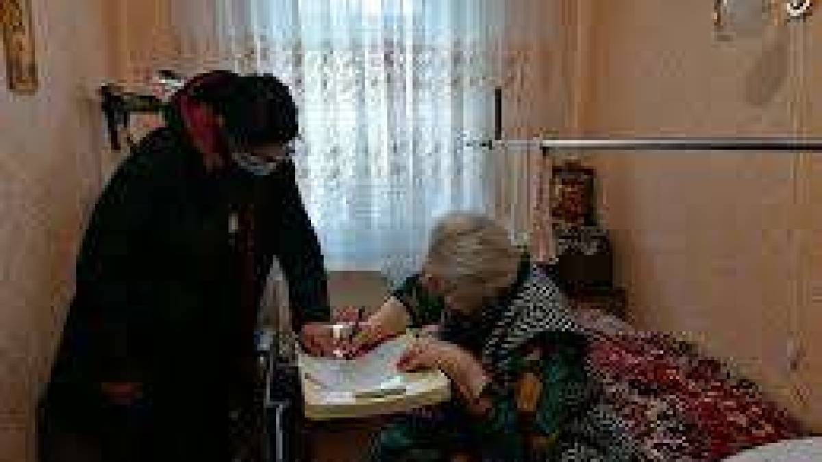 Маломобільні пенсіонери Запоріжжя можуть отримати послуги Пенсійного фонду у себе вдома