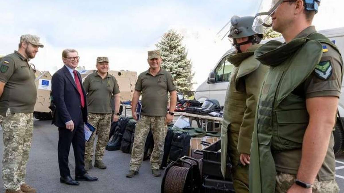ЄС надав Україні для розмінування «Віру», «Любов» та інше обладнання