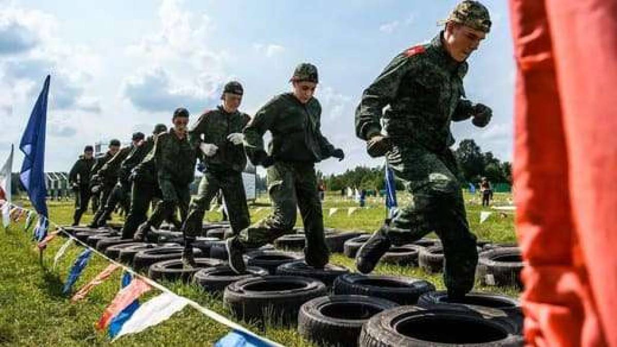 Окупанти відкрили в школі Бердянського району клас морської піхоти для пропаганди