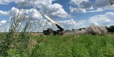 Генштаб ЗСУ — про орієнтовні втрати ворога на 2 вересня: 617600 (+1300) осіб, 16786 (+26) ББМ, 14537 (+30) БпЛА