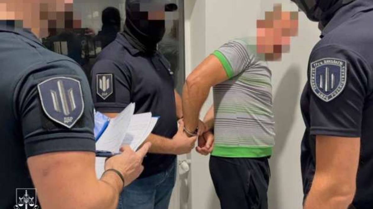 ДБР встановило, як Дмитрук втік за кордон — оголосили три підозри