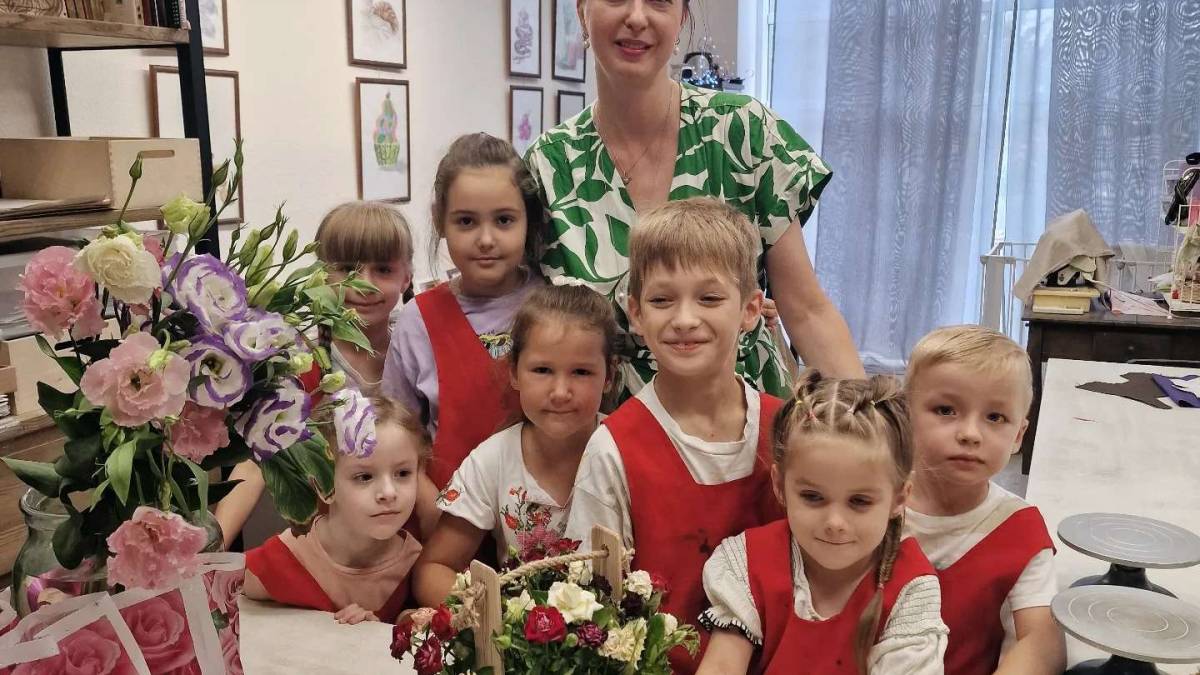 «Червона птаха» збирає своїх пташенят для творчості