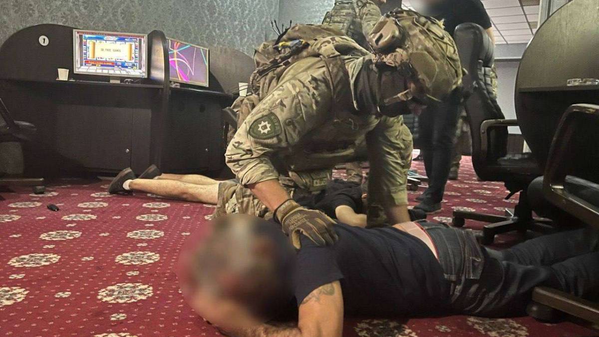 У Запоріжжі затримали банду вимагачів – фото