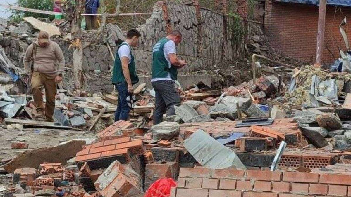 Екологи обстежили готель у Запоріжжі, в який поцілила ворожа ракета
