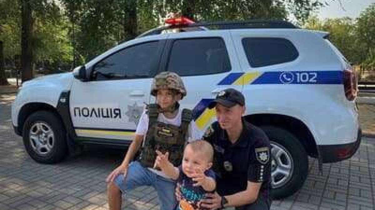 Запорізькі поліцейські навчають дітей Правилам дорожнього руху