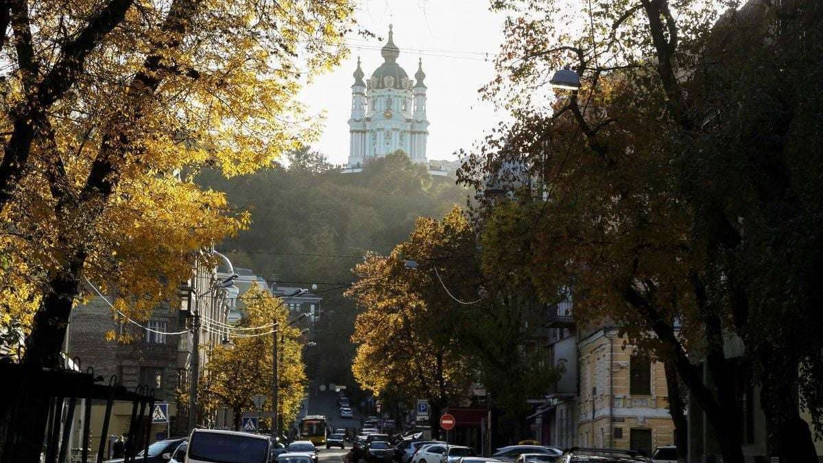 У  понеділок в Україні до +28°, подекуди короткочасний дощ