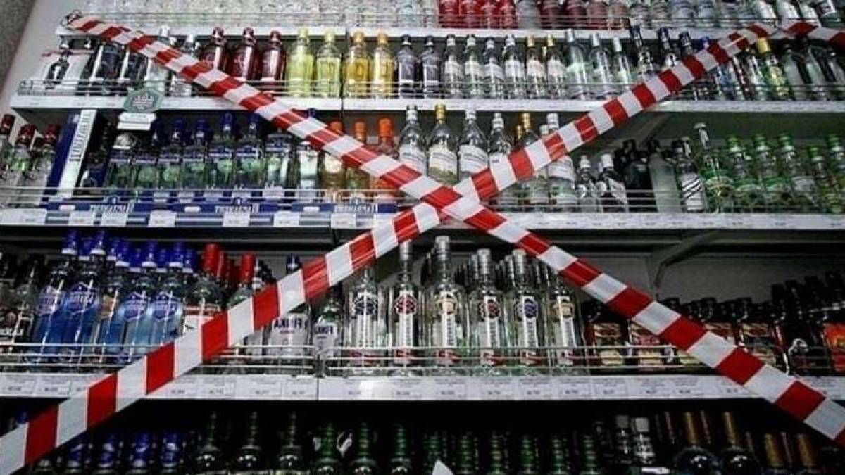На Запоріжжі окупанти скасовують алкоголь, щоправда, на один день
