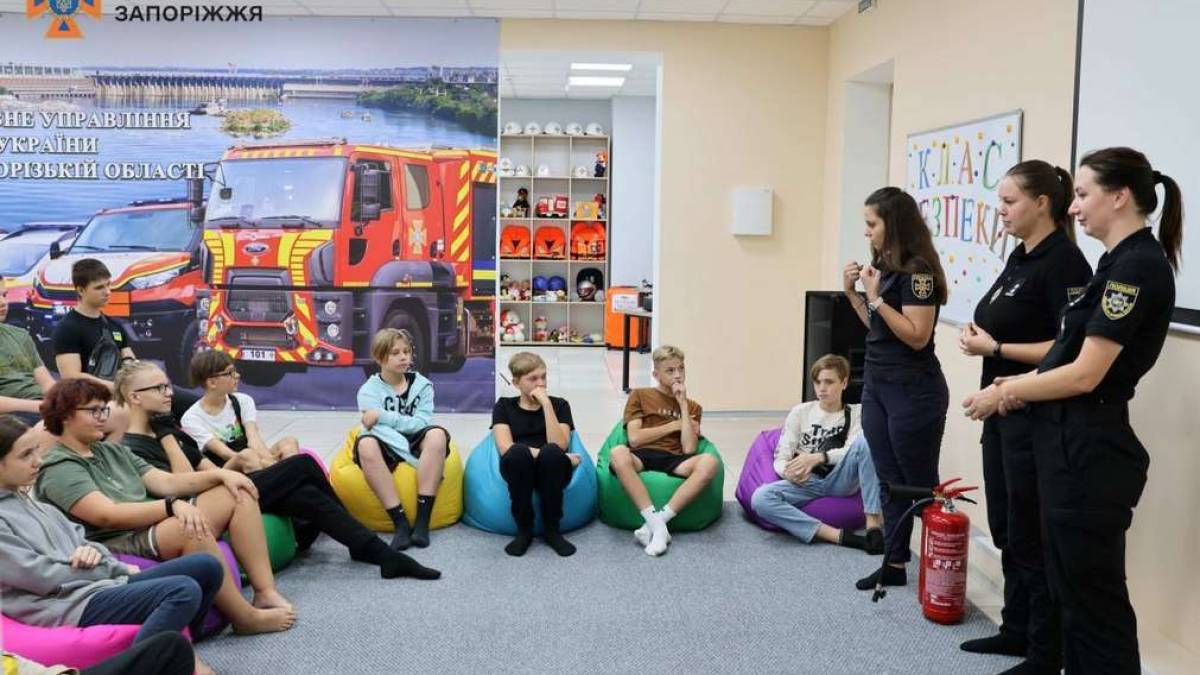 У Запоріжжі пройшов урок у класі безпеки: дітлахам розповіли, як поводитись у разі тривоги