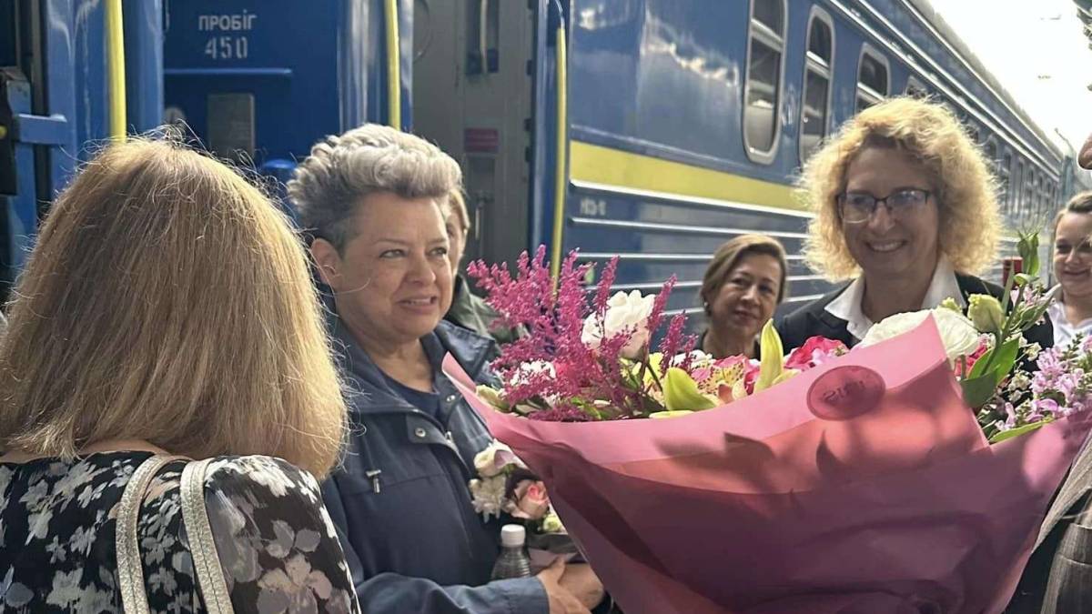«Укрзалізниця» доправила до Києва для участі в саміті Кримської платформи та інших заходах у Києві представників міжнародної дипломатії