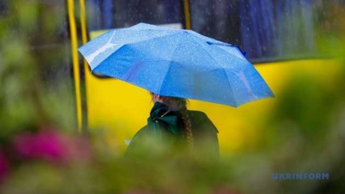 У четвер Україні прогнозують короткочасні дощі, місцями грози