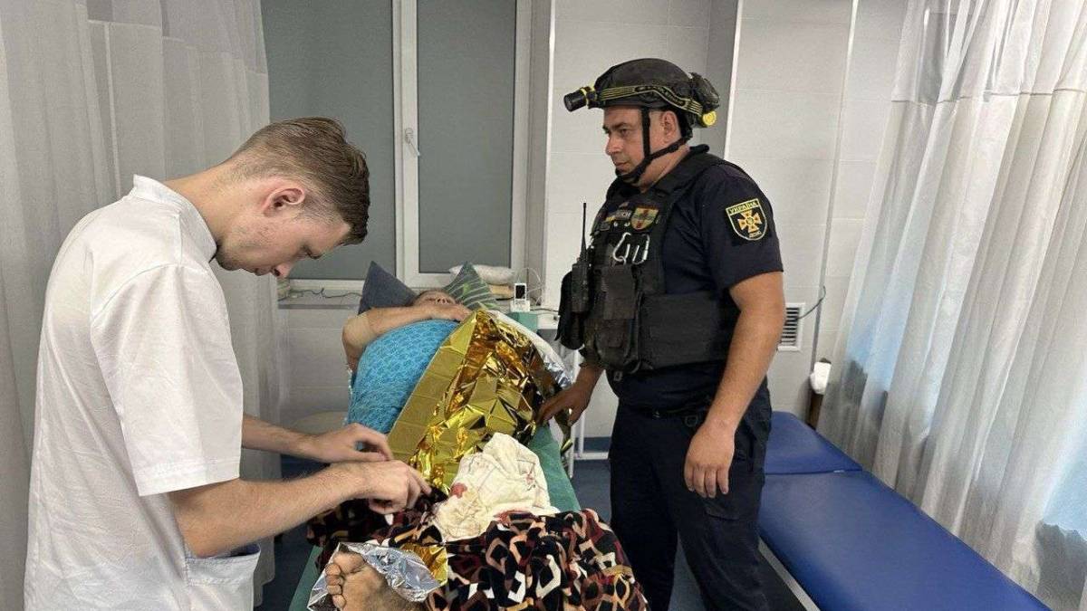 ДСНС Запорізької області: ліквідація наслідків ворожих обстрілів 12 вересня