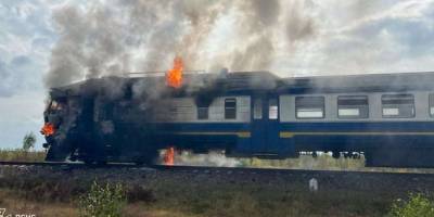 На Рівненщині загорівся пасажирський потяг:  фото