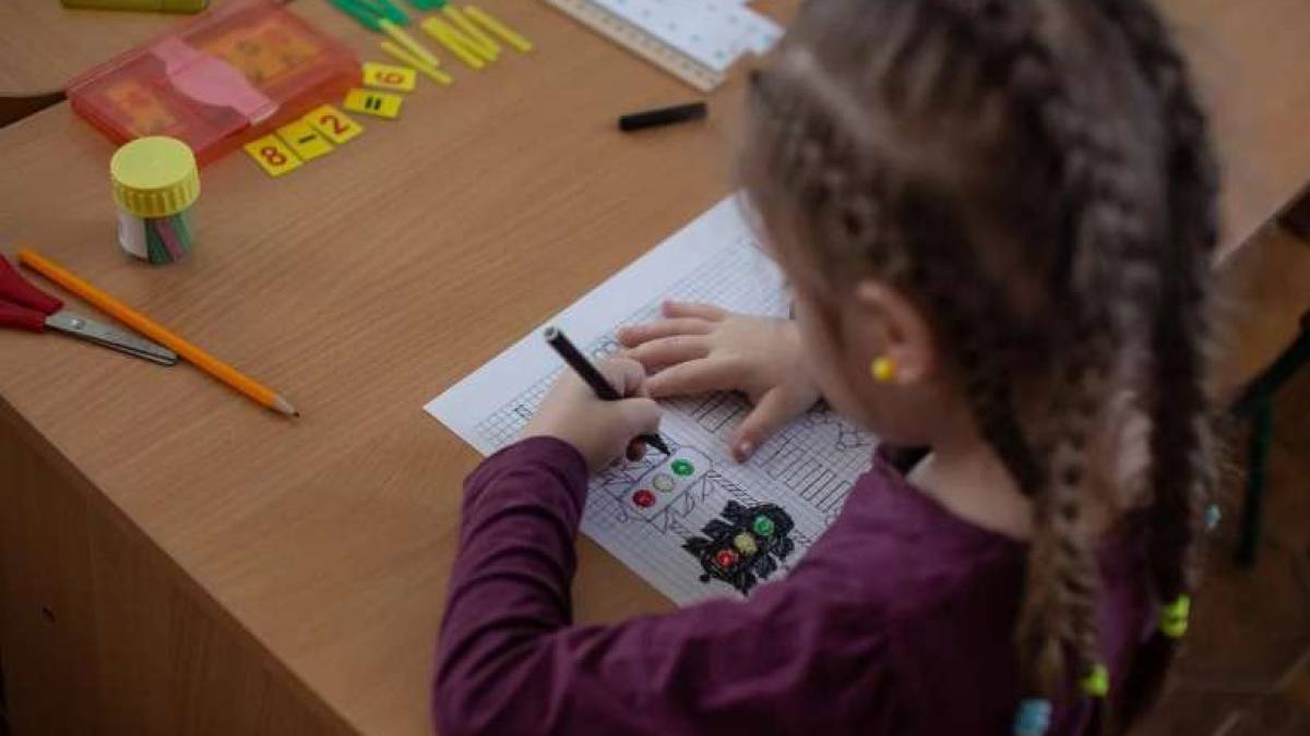 ЄС передав українським школярам мільйон підручників