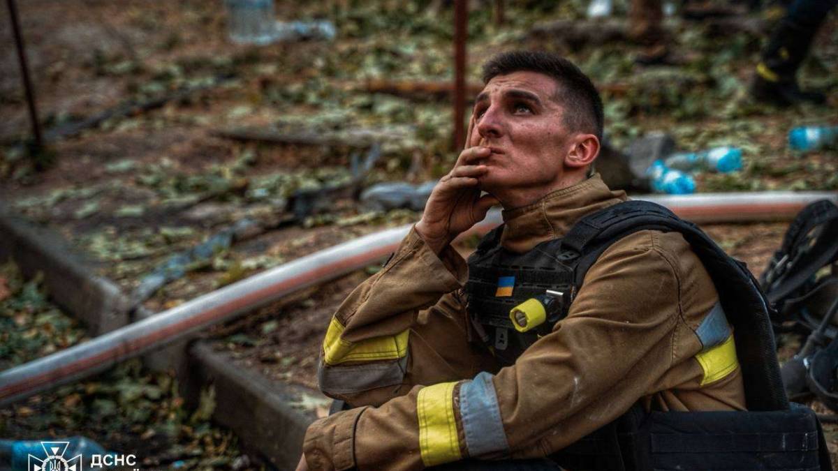 Удар по Харкову: рятувальники локалізували пожежу у багатоповерхівці – ДСНС