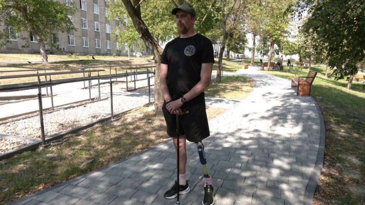 Історія бійця із Запоріжжя Олексія Чевичка, який на фронті втратив ногу
