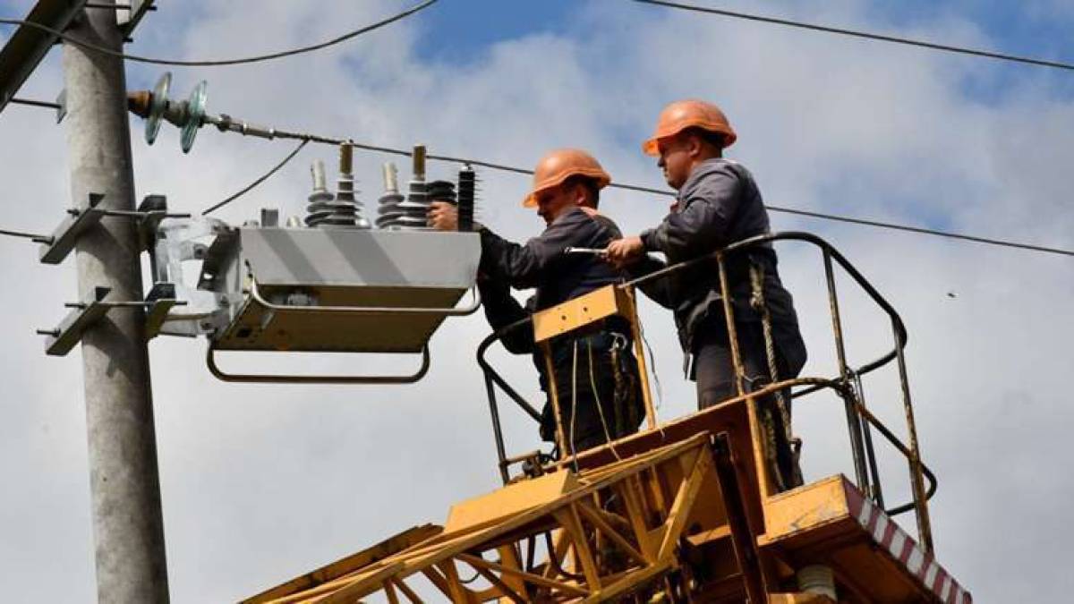 На Сумщині та Чернігівщині до вечора електропостачання мають відновити – “Укренерго”