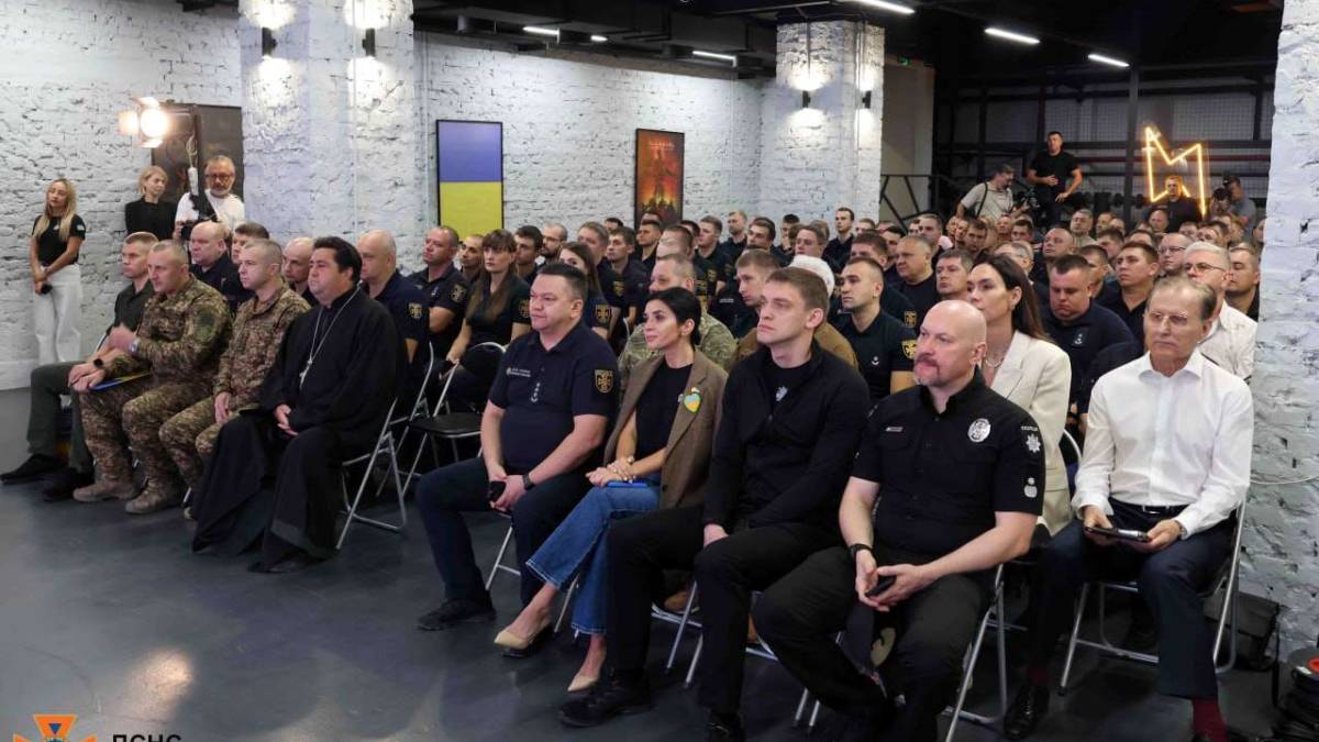 У прифронтовому Запоріжжі нагородили 146 рятувальників
