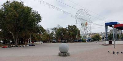 Окупований Бердянськ у день міста: порожньо та сумно (фото)