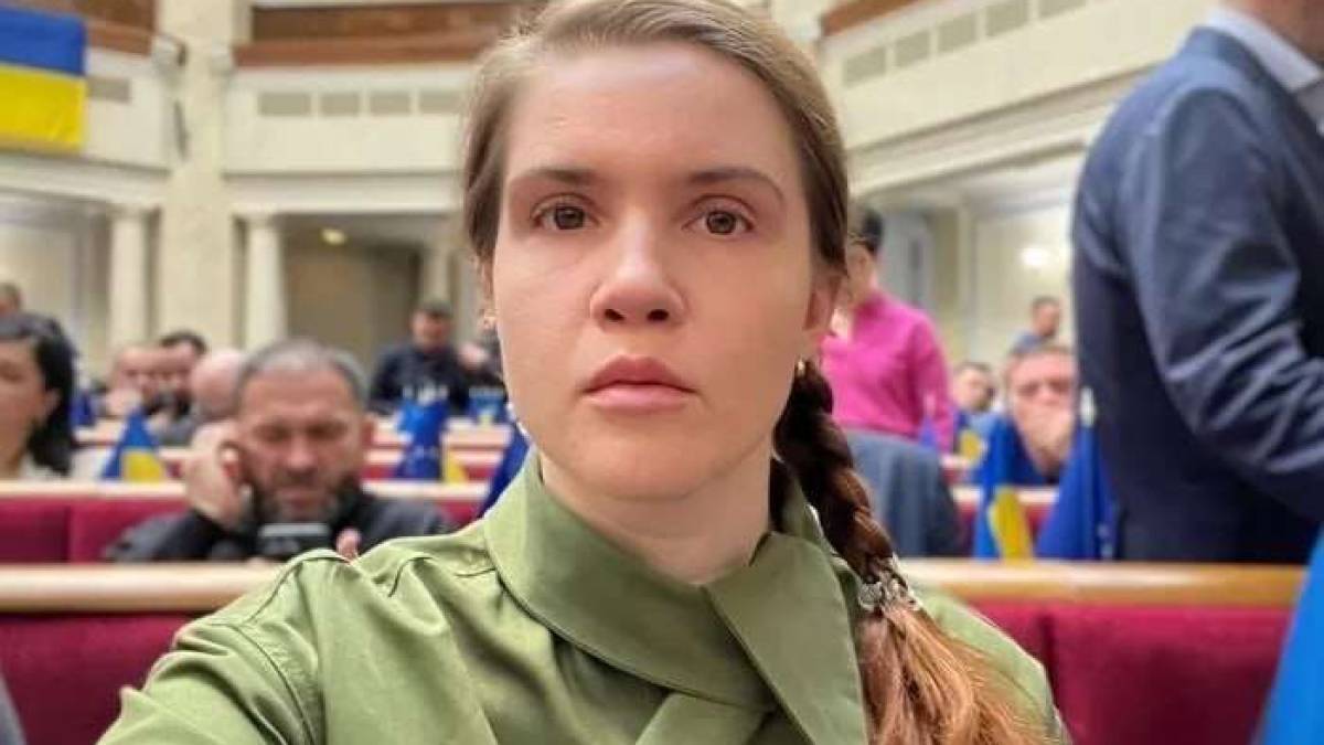 Рада звільнила Безуглу з посади заступниці голови комітету з питань Нацбезпеки