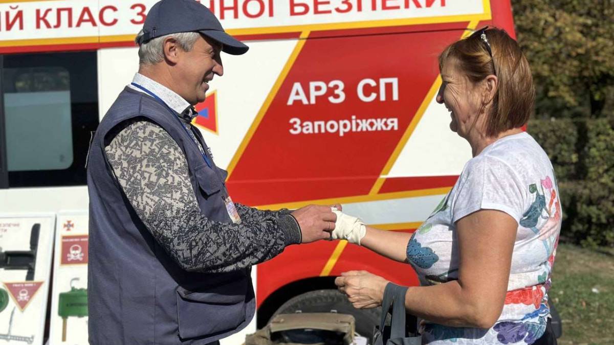 Рятувальники інформують мешканців Запоріжжя про ризики вибухонебезпечних предметів