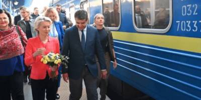 До Києва прибула Урсула фон дер Ляєн