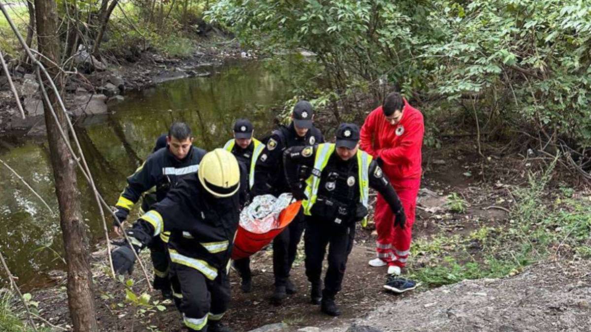 Патрульні Запоріжжя врятували виснаженого рибалку, який впав у воду
