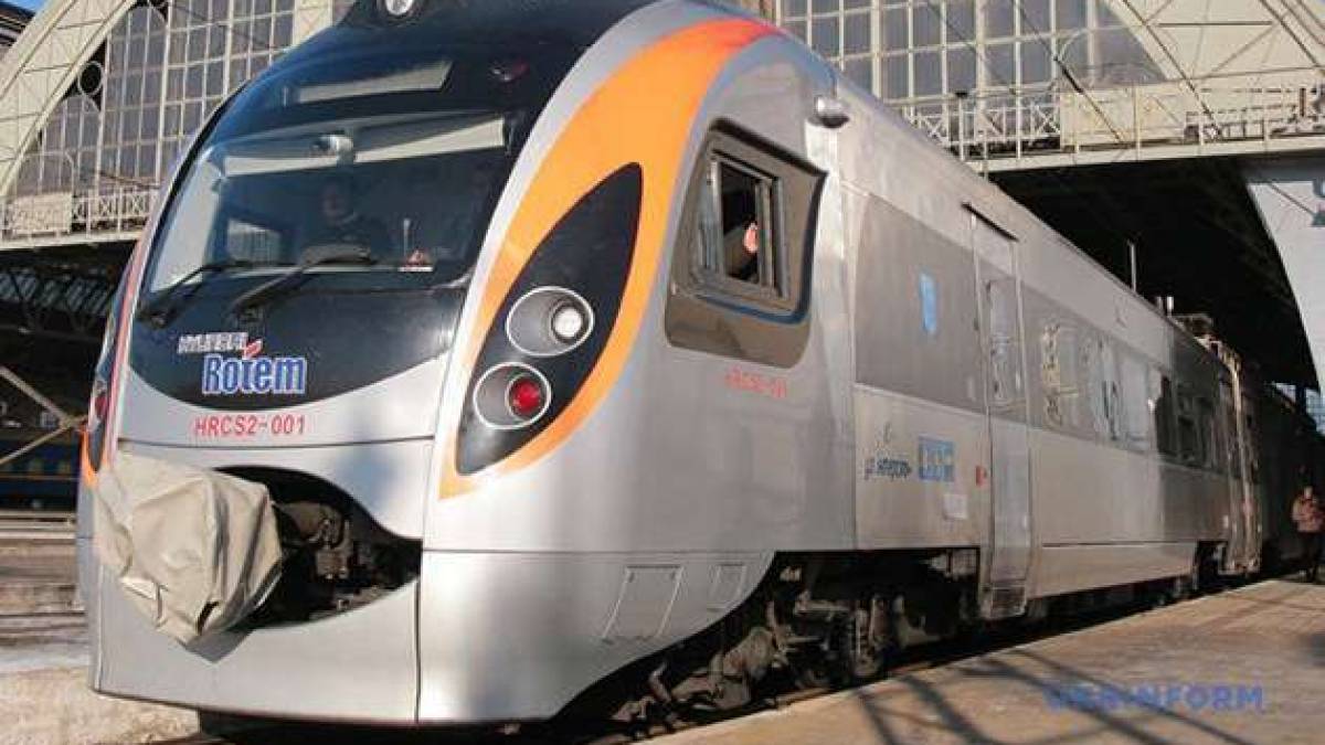 «Укрзалізниця» запускає Wi-Fi у поїздах Інтерсіті