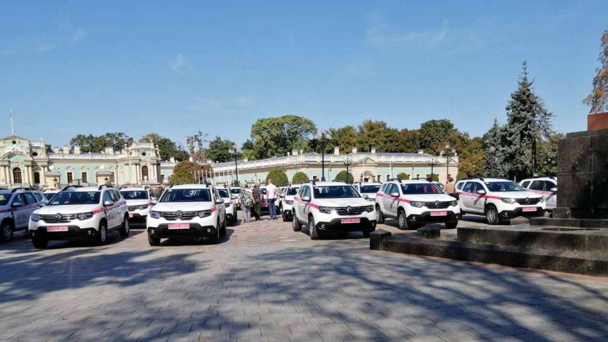 На Запоріжжі прифронтова громада отримала автомобіль для медиків