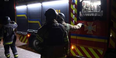 Авіаудари по Запоріжжю: 7 поранених, рятувальники ліквідовують наслідки — відео порятунку